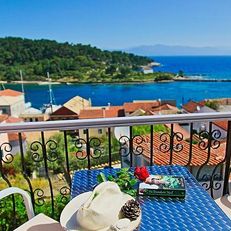 Apartmán Avgi Ena Gaios Exteriér fotografie
